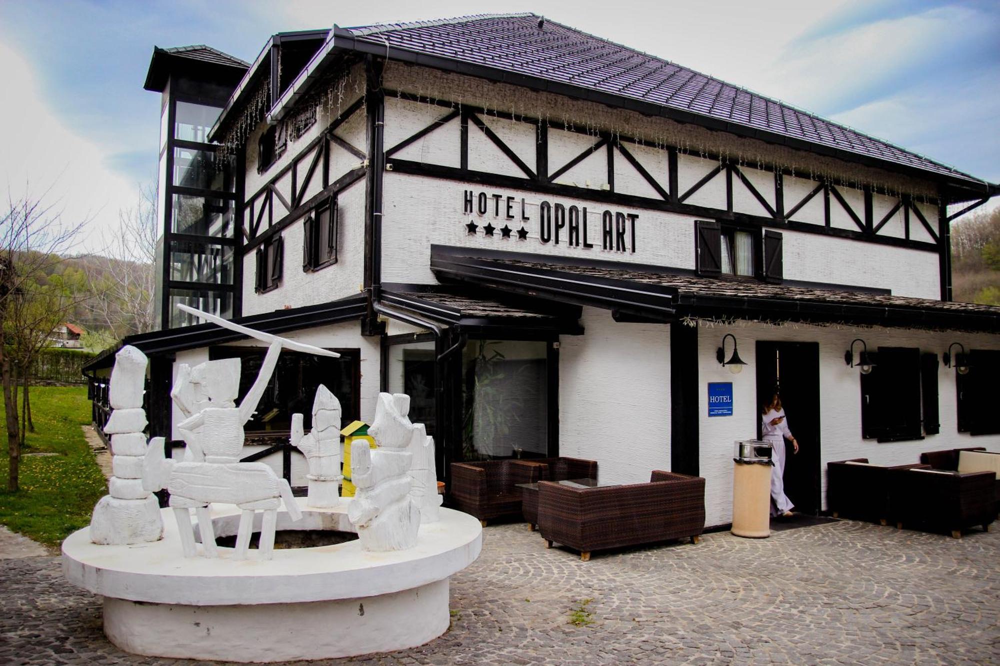 Turisticko Naselje Natura Art-hotel Opal Art Hotel Lohovo